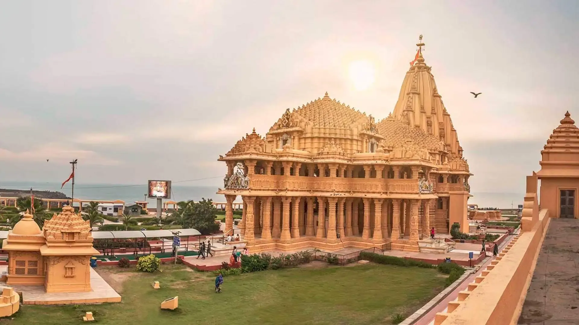 Somnath Temple Travel Guide - Photo 3