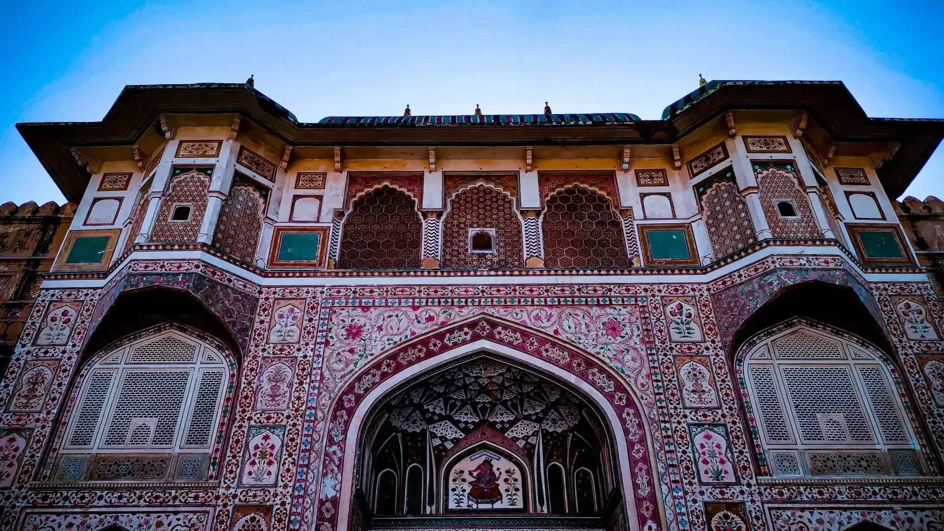 Amer Fort: The Ultimate Travel Guide to Jaipur's Royal Masterpiece - Photo 4