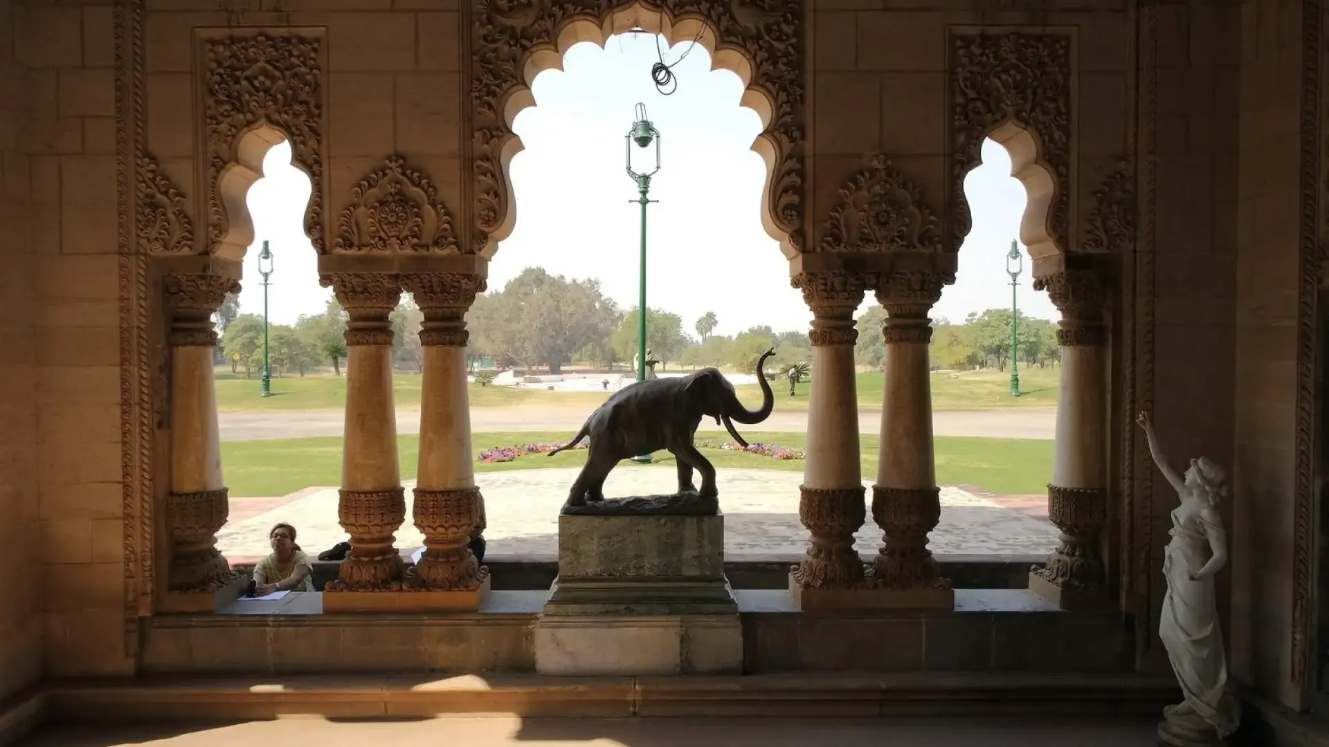 laxmi vilas palace - Photo 9