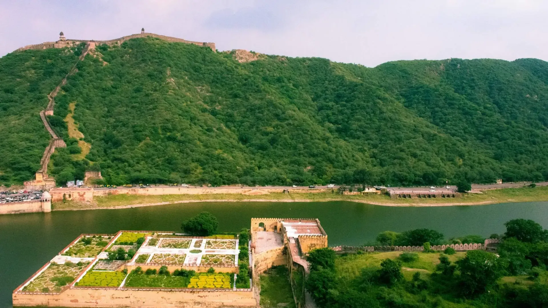 Amer Fort: The Ultimate Travel Guide to Jaipur's Royal Masterpiece - Photo 5