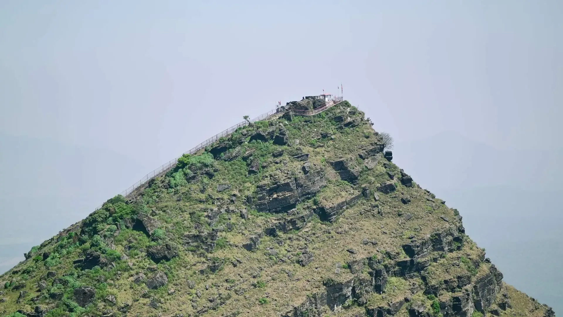 Salher Fort Travel Guide | Trek, History, Route & Best Time to Visit - Photo 3