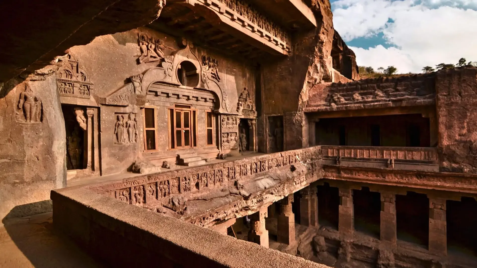 Ajanta Caves Travel Guide 2026 | History, Timings, Tickets & Best Time to Visit - Photo 2