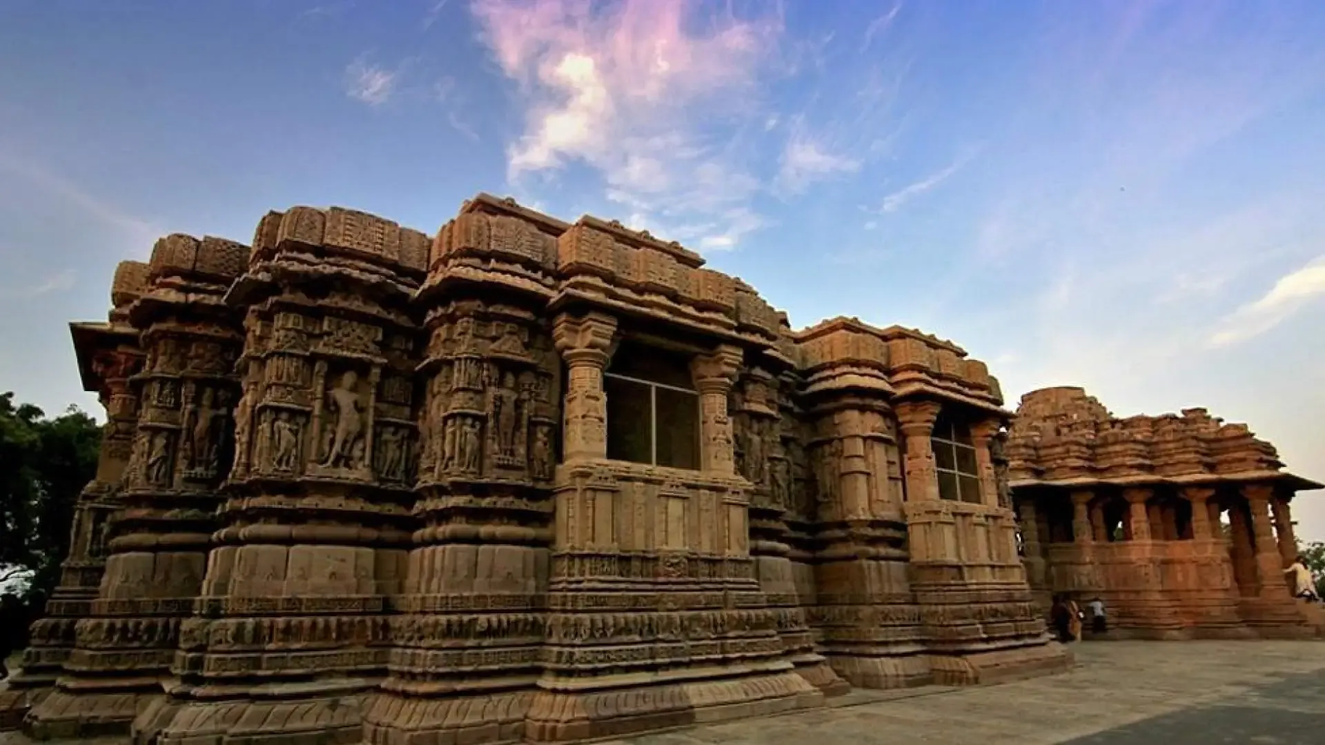 Rani Ki Vav: The Queen's Stepwell and UNESCO World Heritage Site - Photo 2