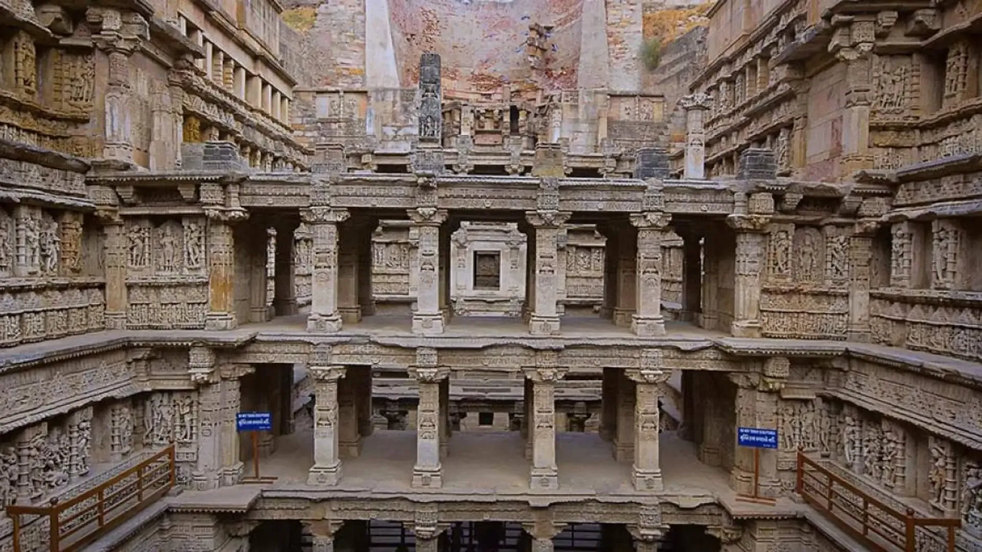 Rani Ki Vav: The Queen's Stepwell and UNESCO World Heritage Site - Photo 5
