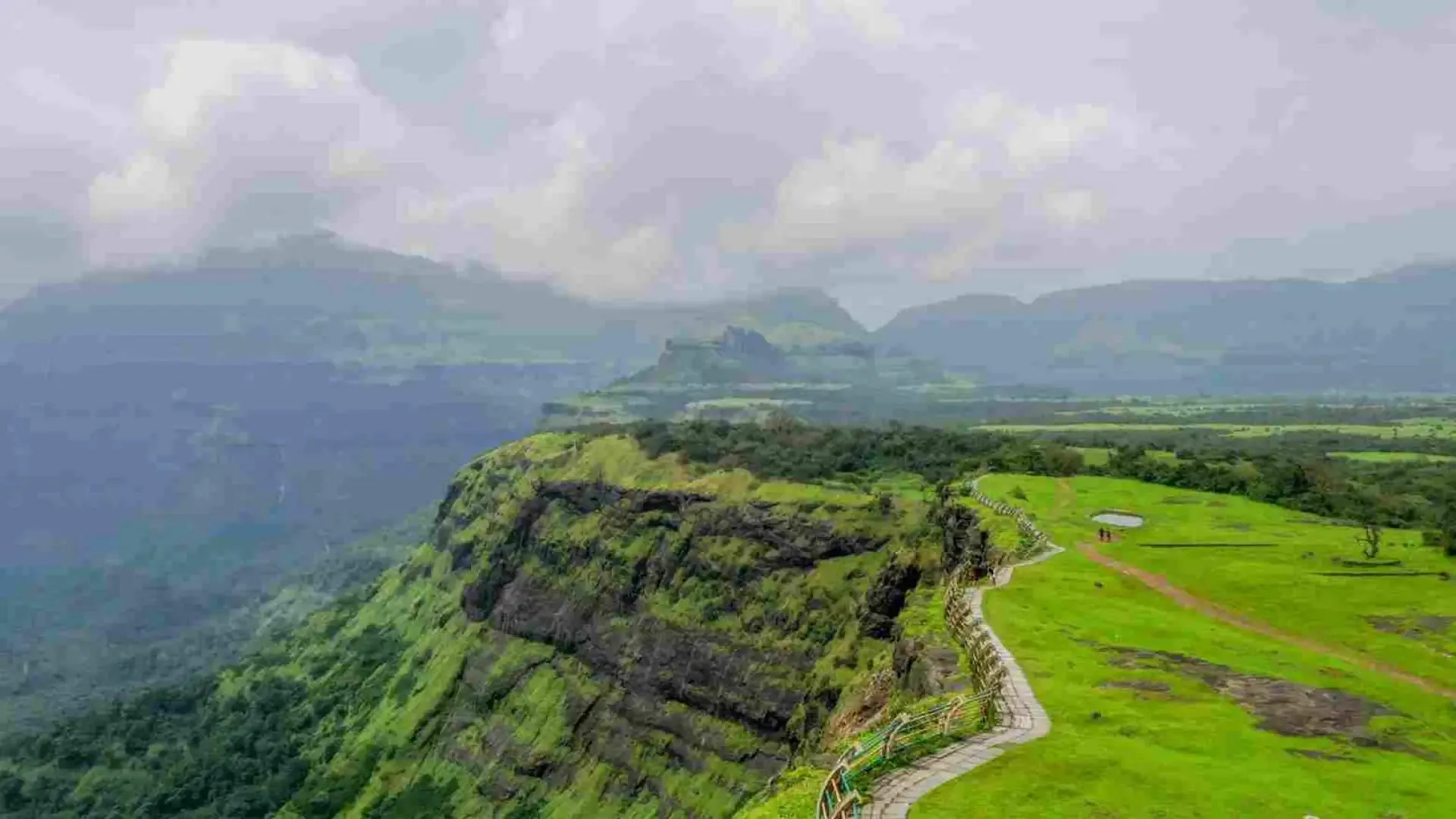 Malshej Ghat: A Monsoon Paradise in the Western Ghats - Photo 2