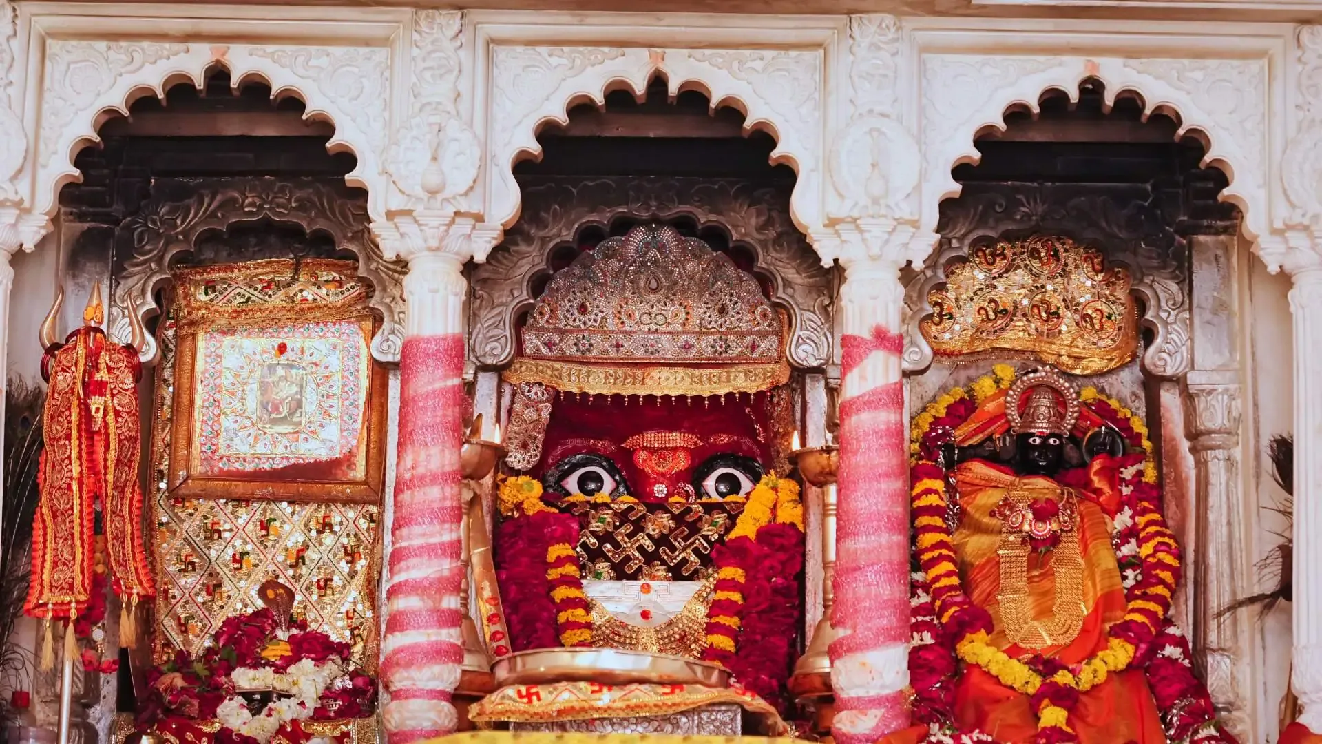 Pavagadh Mahakali Temple: The Peak of Devotion - Photo 3