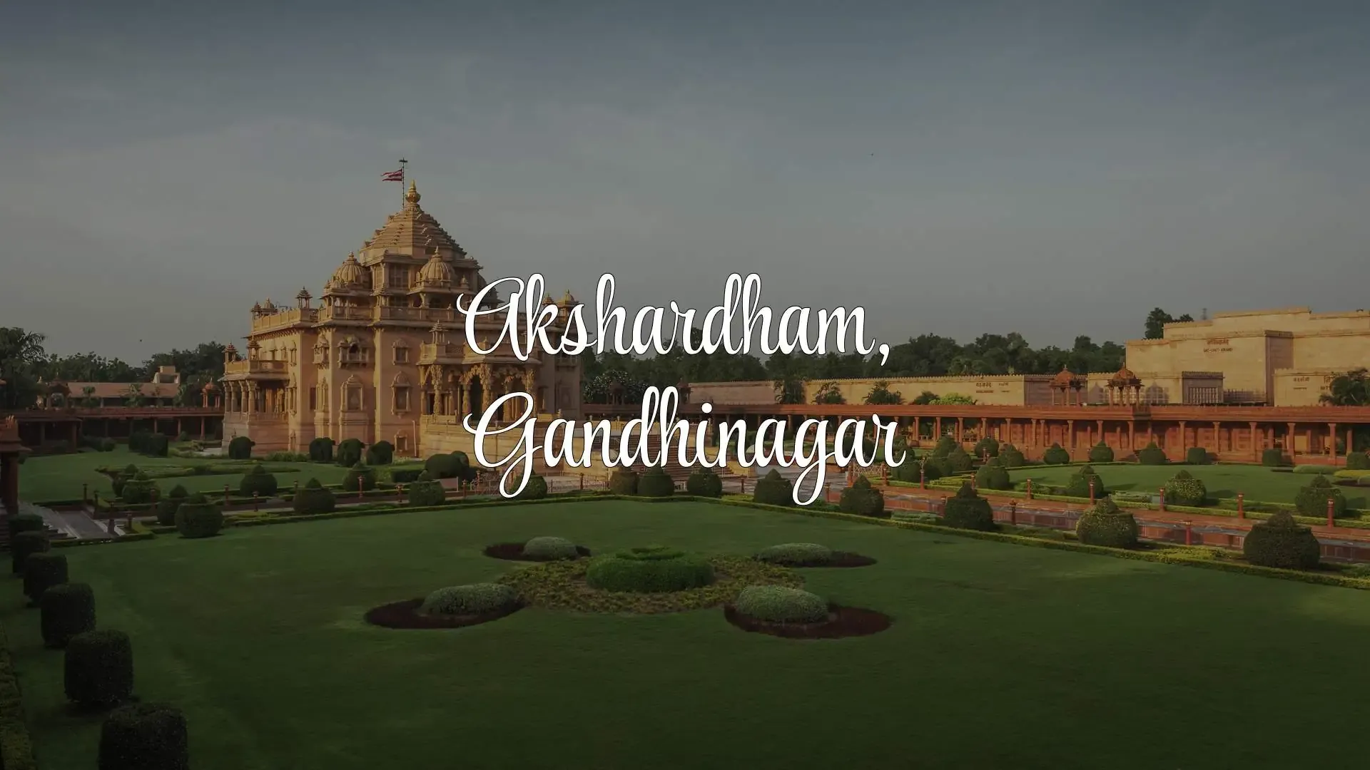 Akshardham Temple: A Masterpiece of Devotion and Art - Photo 1