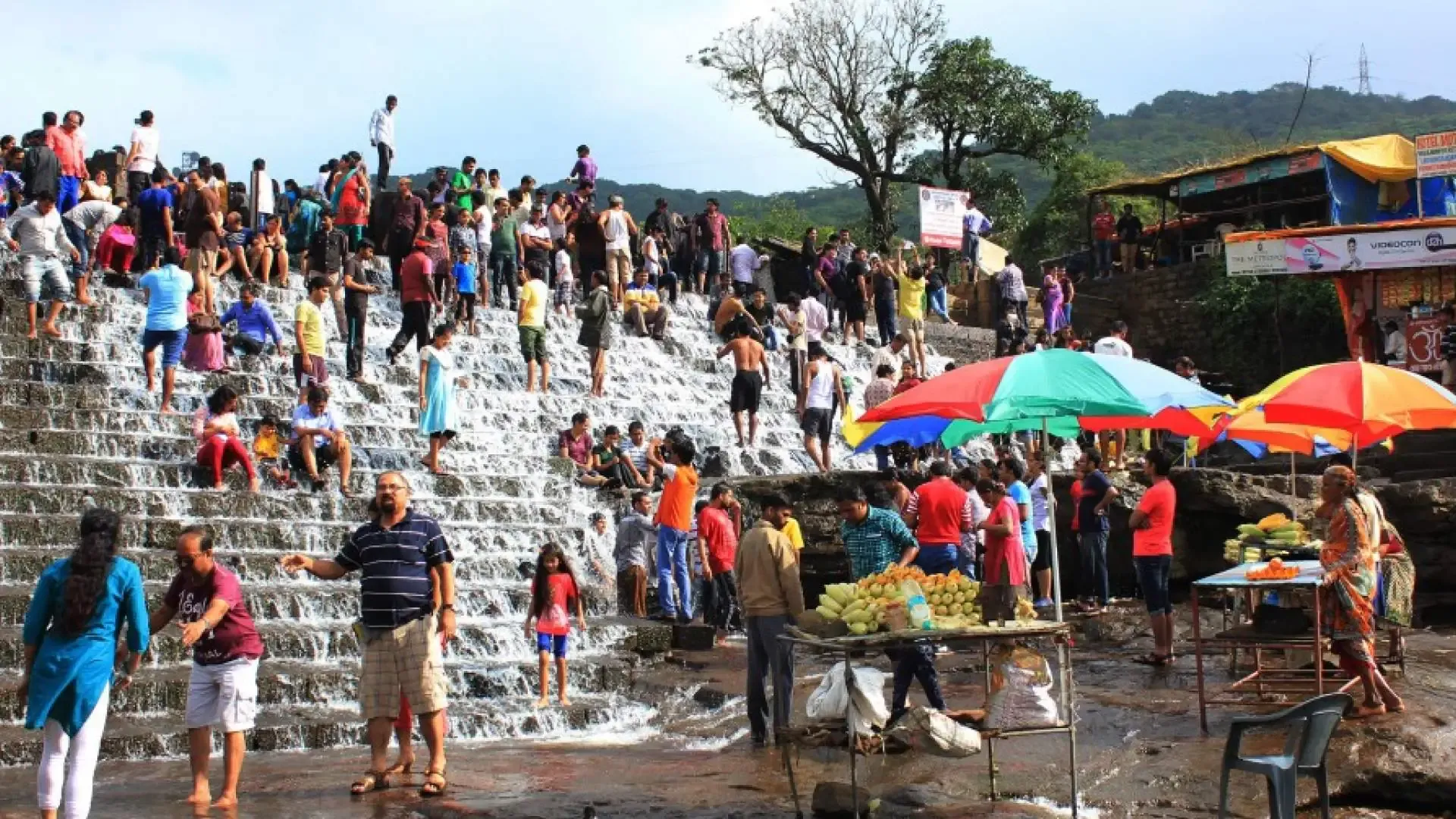 Bhushi Dam: Lonavala's Famous Monsoon Paradise - Photo 4