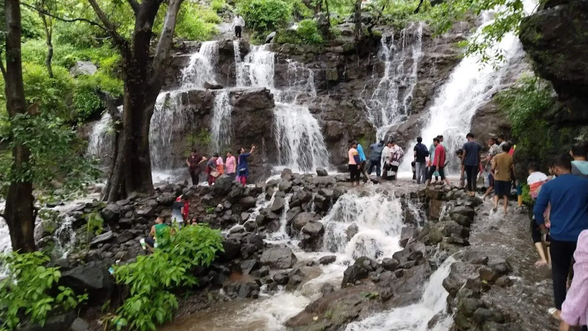 Vangan waterfall (Ankada dhodh) - Photo 3