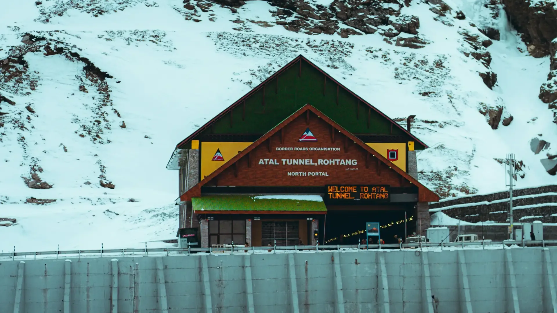 Atal Tunnel Manali: South Portal, History & Travel Guide - Photo 2