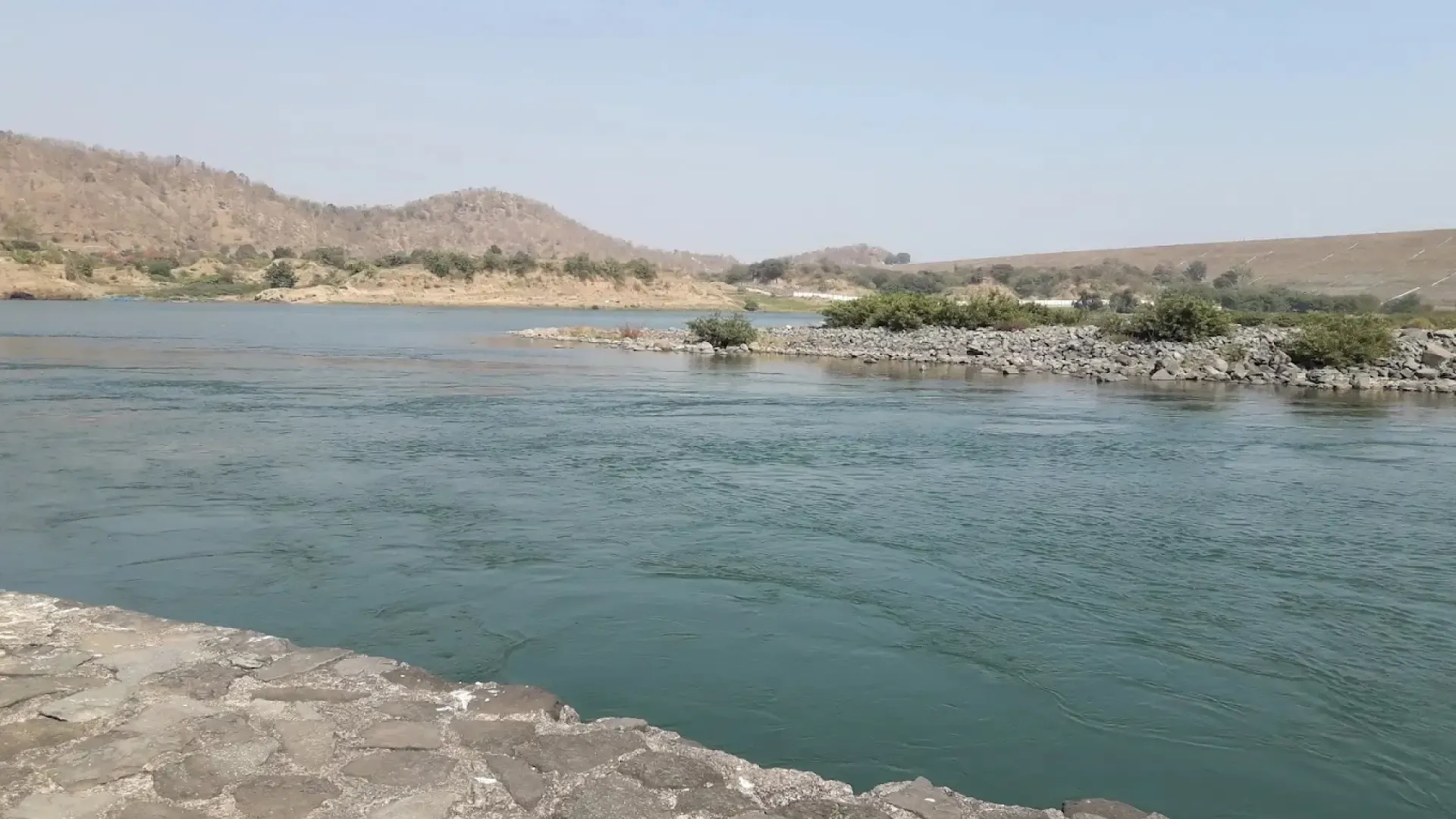 Ukai Dam Tapi: Vallabh Sagar Reservoir, Gates & Travel Guide - Photo 3