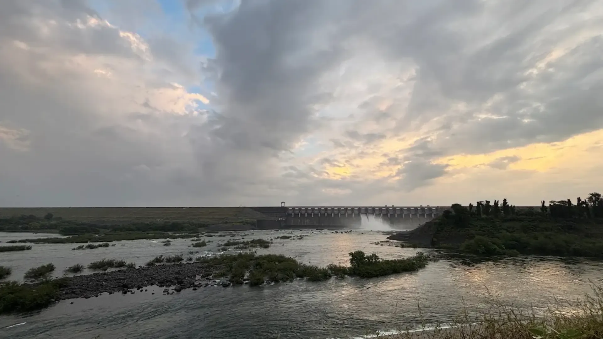 Ukai Dam Tapi: Vallabh Sagar Reservoir, Gates & Travel Guide - Photo 4