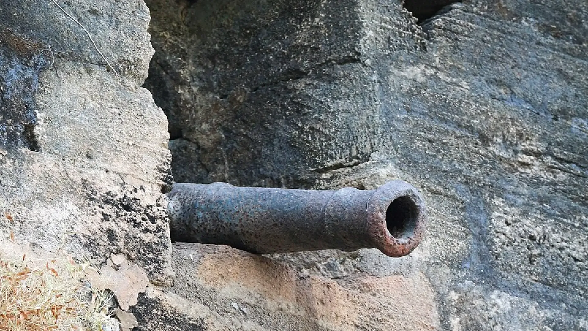 Uperkot Fort Junagadh: History, Buddhist Caves, Timings & Guide - Photo 4