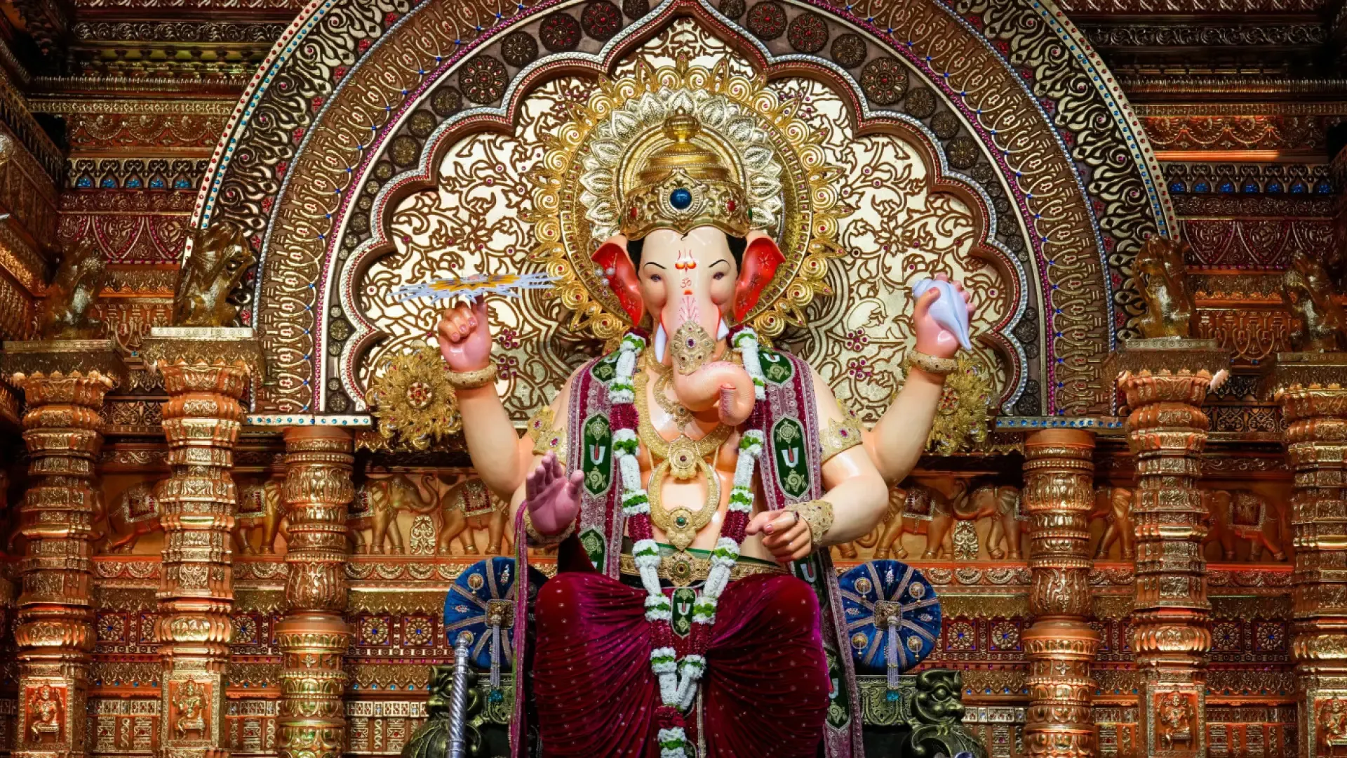 Lalbaugcha Raja 2026 Mumbai: History, Navsacha Ganpati, Mukh & Charan Darshan, Timings & Guide - Photo 5